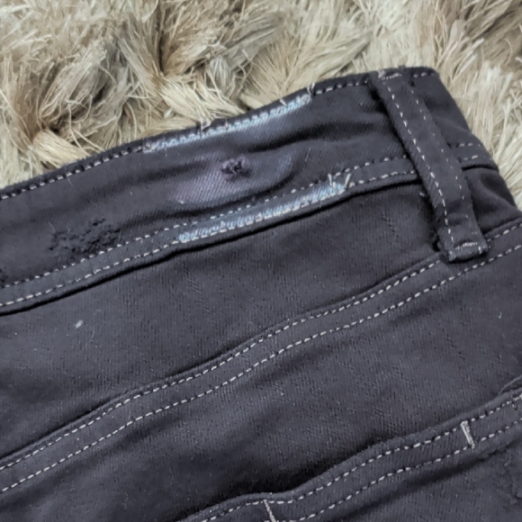 PAIGE Black Distressed Raw-Hem Skinny Jeans - Picture 4 of 5